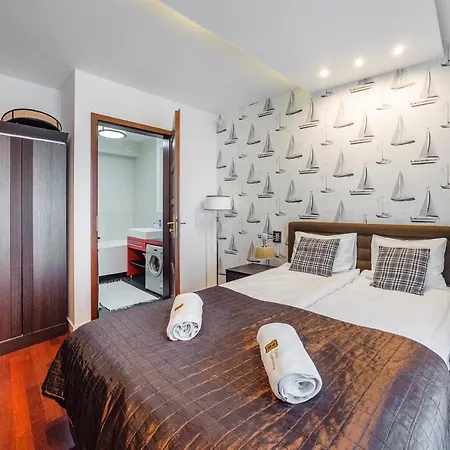 Yacht Club Sea Towers Premium *