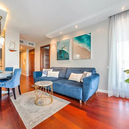 Yacht Club Sea Towers Premium * Gdynia