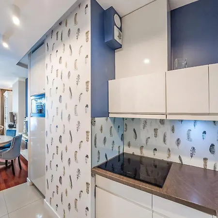 Apartment Yacht Club Sea Towers Premium