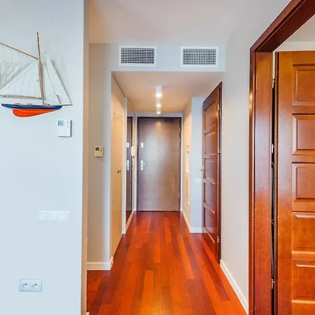 Yacht Club Sea Towers Premium *