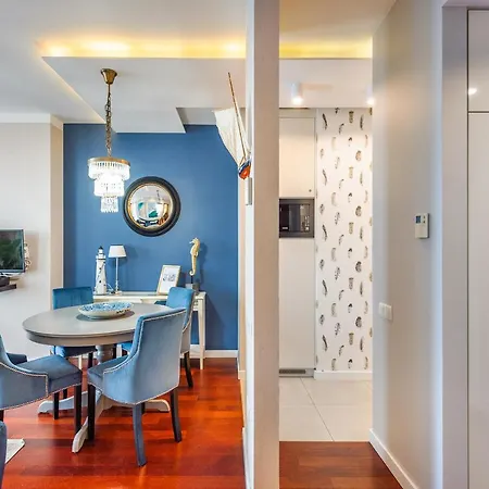 Yacht Club Sea Towers Premium Apartment *