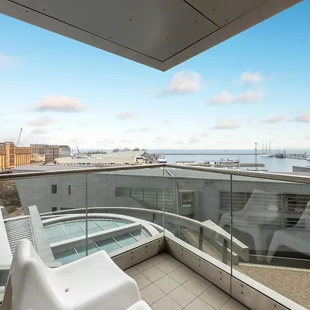 Yacht Club Sea Towers Premium * Gdynia